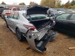 تۆیۆتا کامری